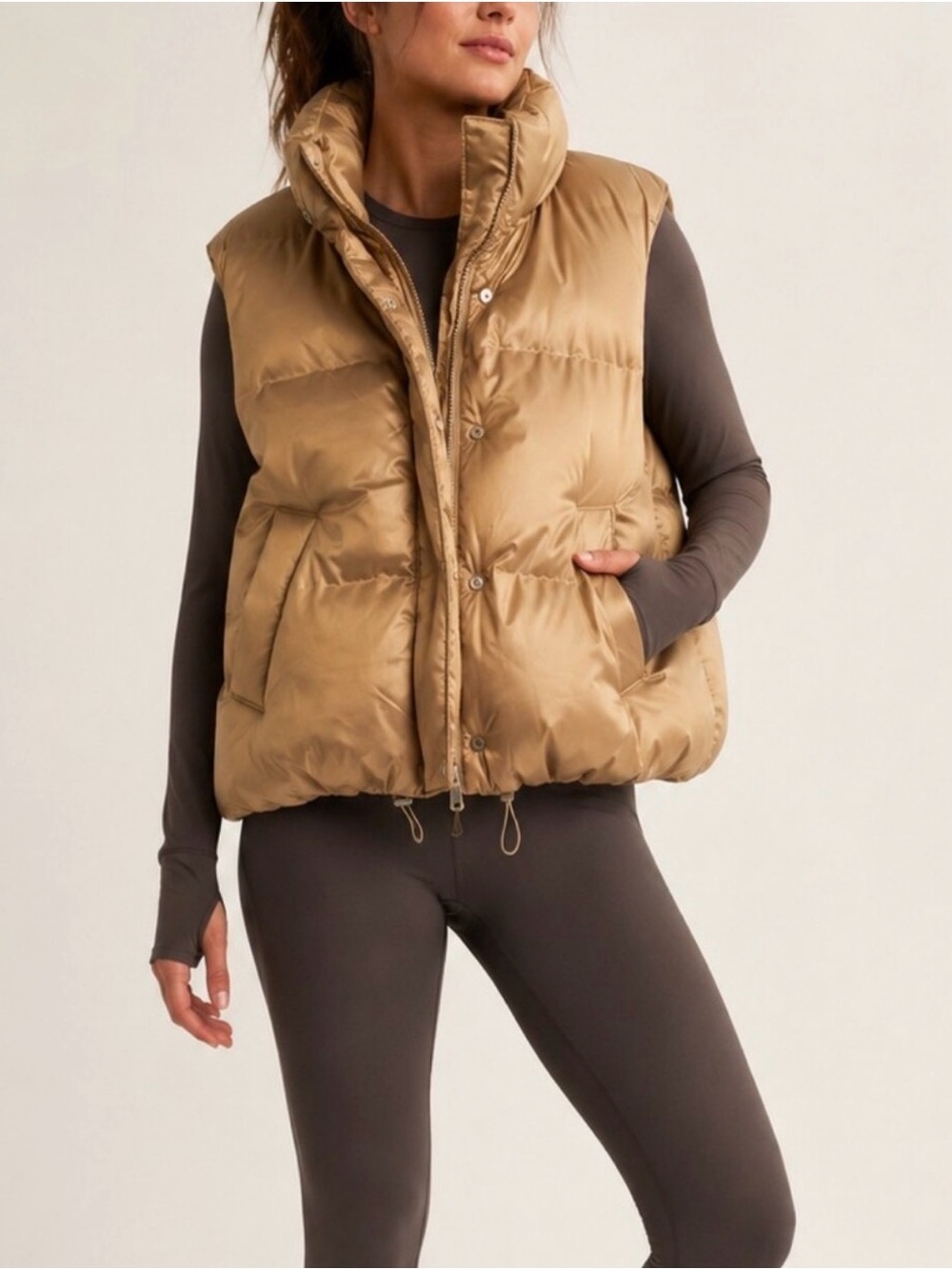 Beyond Yoga Travertine Gold Pillow Puffer Down Vest M Lightweight Warmth Modern